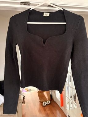 Abercrombie Black Long-Sleeve Knit Shirt, Size XS